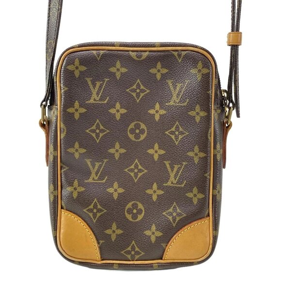LOUIS VUITTON Amazone Monogram Shoulder Bag Monogram Canvas 735-090125 - Picture 2 of 14